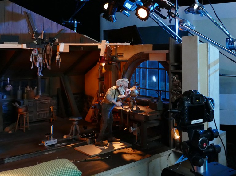 Inside the mechanical and 3D printed puppet head process used for ...