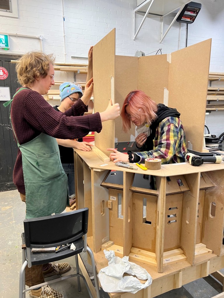 These students made an insane replica miniature CIA vault from 'Mission ...